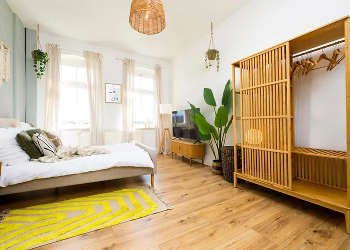 Staytime - Urban Base