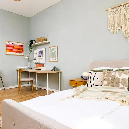 Staytime - Urban Base Apartment *